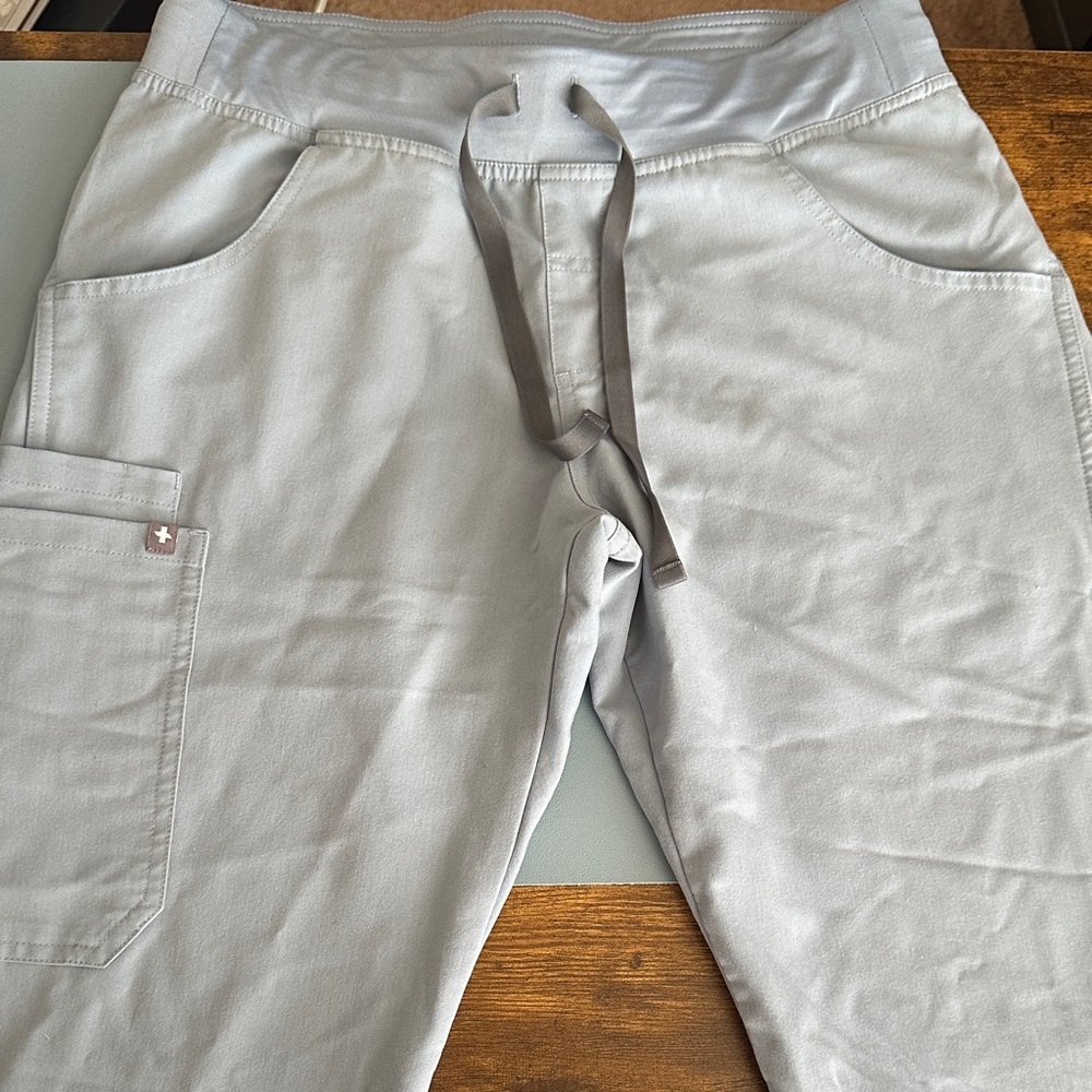 Figs Women’s Slate Blue/Gray (?) Kade Cargo Scrub Pants